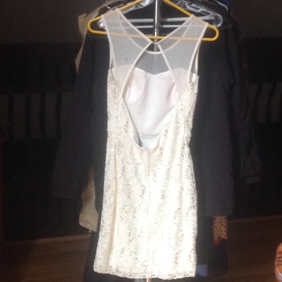 Cream colored sequin dress. Size 7 - Picture 2 of 2